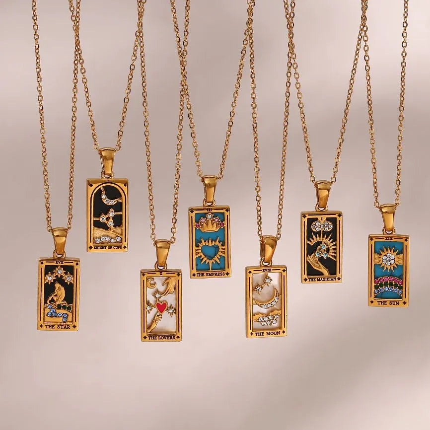 Colar Cartas de Tarô Banhado em Ouro 18K
