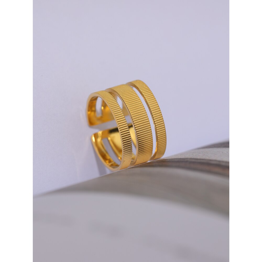 Anel Minimalista Geométrico em Ouro 18K
