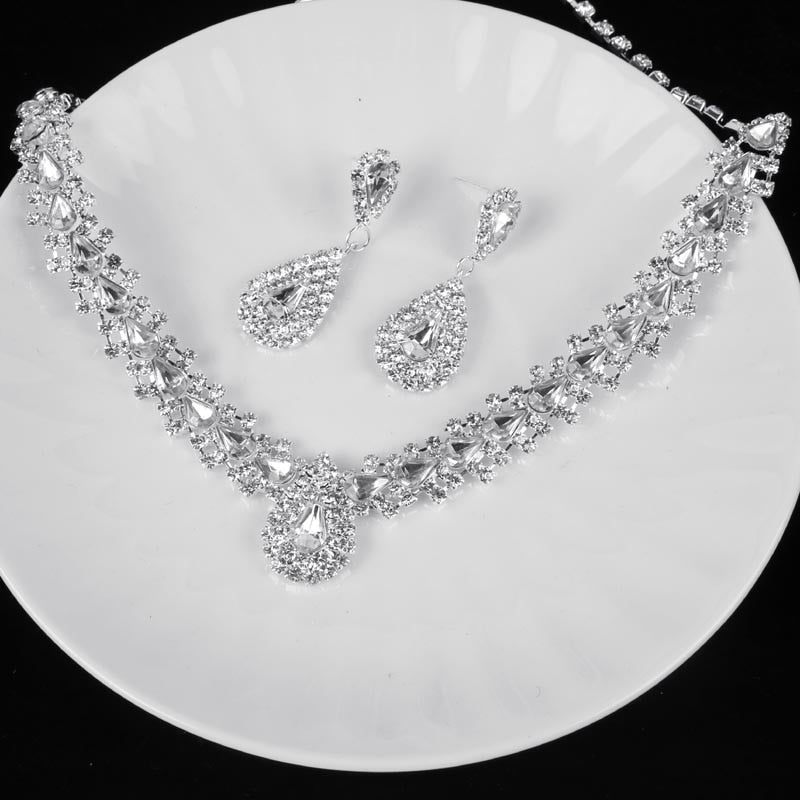 Conjunto Colar e Brincos Gota de Cristais