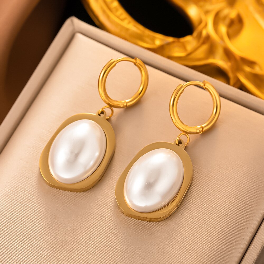 Conjunto Colar e Brincos Marjorie em Pérolas e Ouro 18K