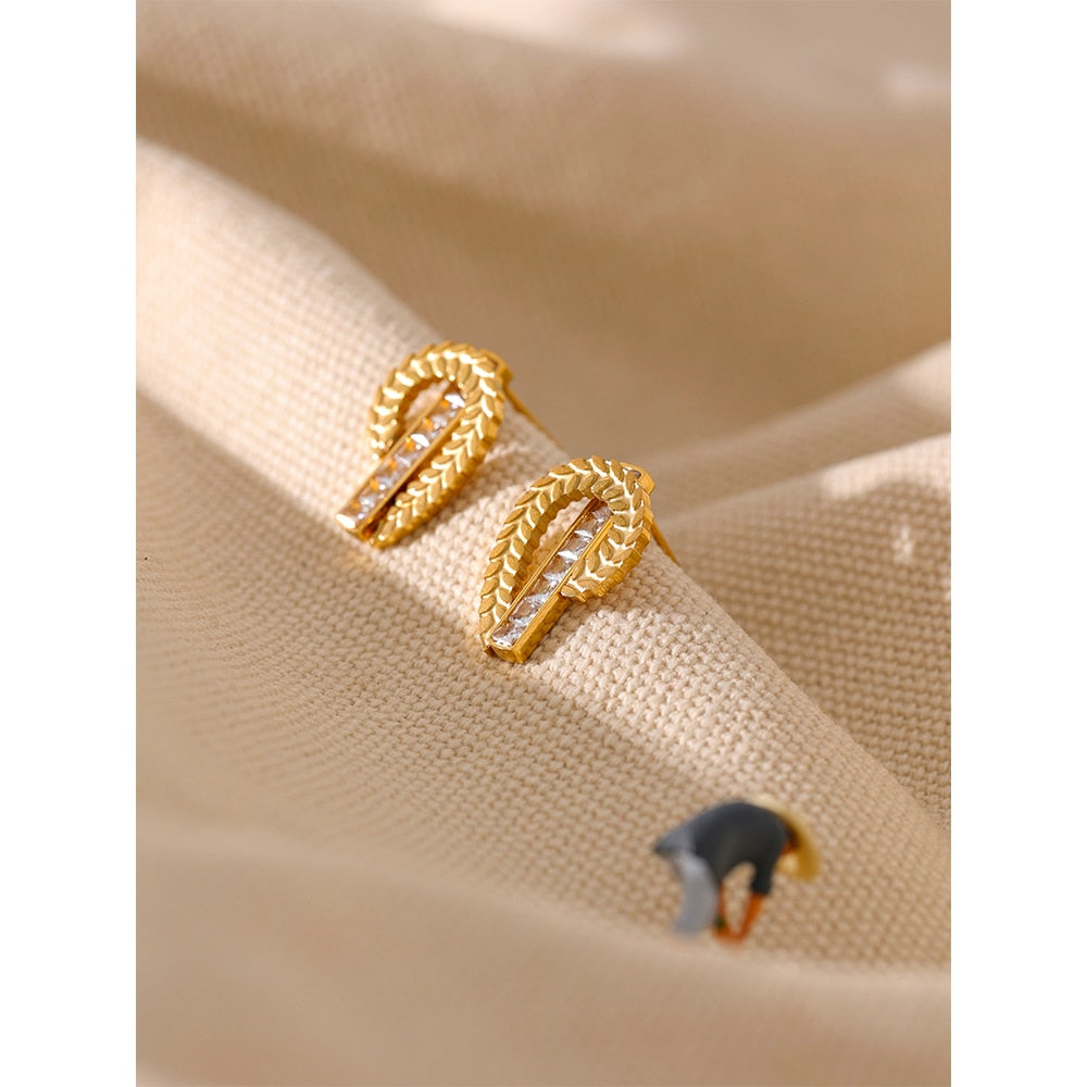Brinco Romanna New Design em Zircônias e Ouro 18K