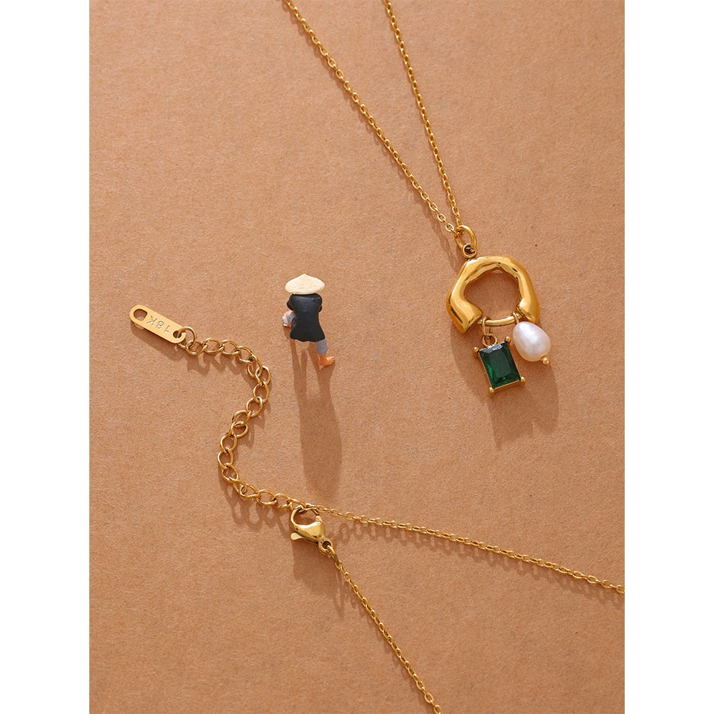 Colar Veneza com Pingente em Zircônia e Pérola