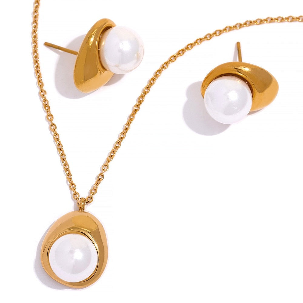 Conjunto Colar e Brincos em Pérola e Ouro 18K
