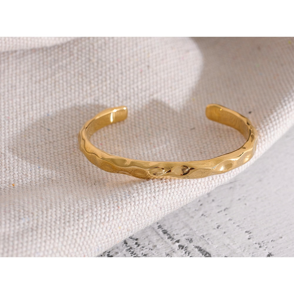 Bracelete Minimalista em Ouro 18K
