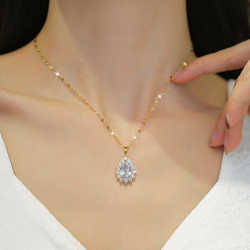 Conjunto Colar e Brincos Cristal Banho em Ouro 18K