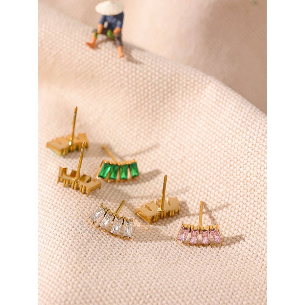 Brinco Bling Cravejado de Zircônias e Ouro 18K