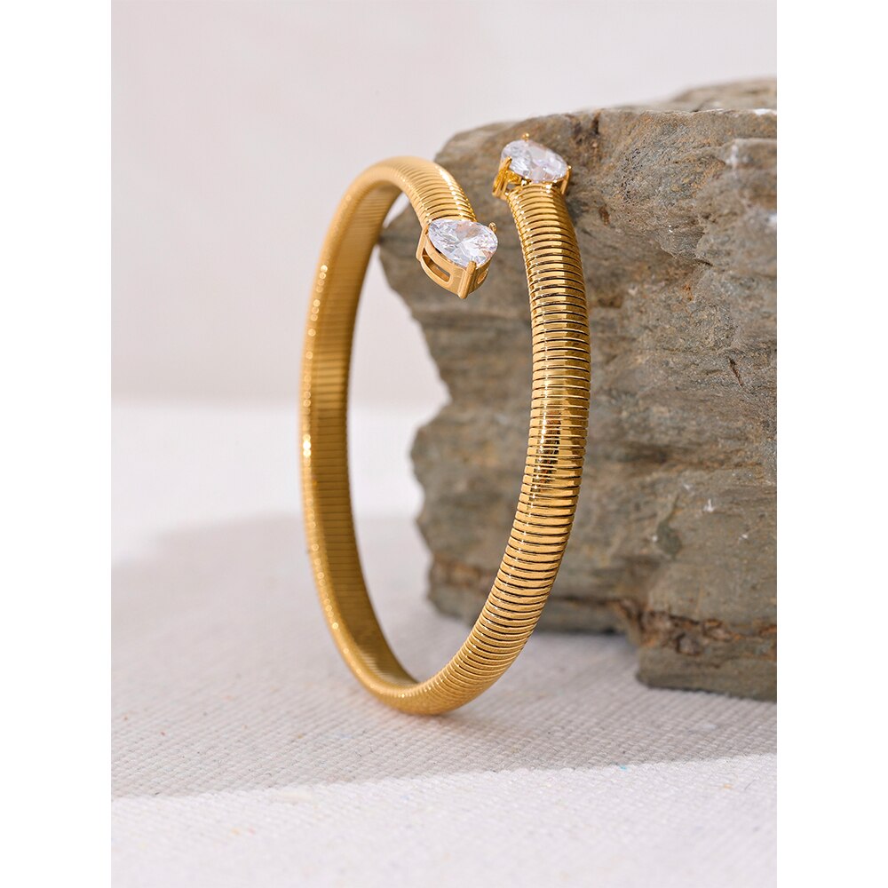 Bracelete Corações de Zircônia em Ouro 18K