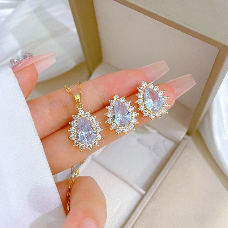 Conjunto Colar e Brincos Cristal Banho em Ouro 18K