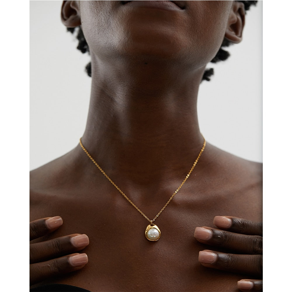 Conjunto Colar e Brincos em Pérola e Ouro 18K