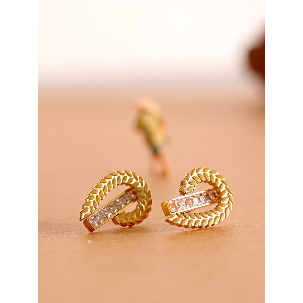Brinco Romanna New Design em Zircônias e Ouro 18K