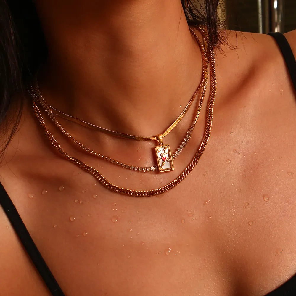 Colar Cartas de Tarô Banhado em Ouro 18K