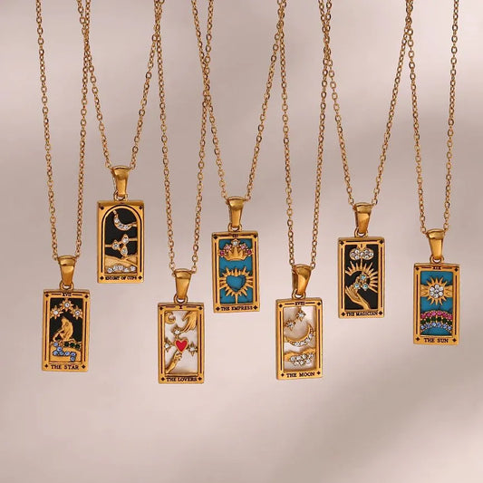 Colar Cartas de Tarô Banhado em Ouro 18K