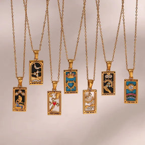 Colar Cartas de Tarô Banhado em Ouro 18K
