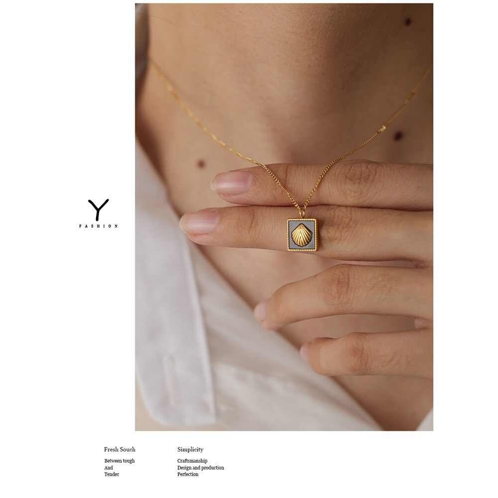 Colar Square Pérola em Ouro 18K