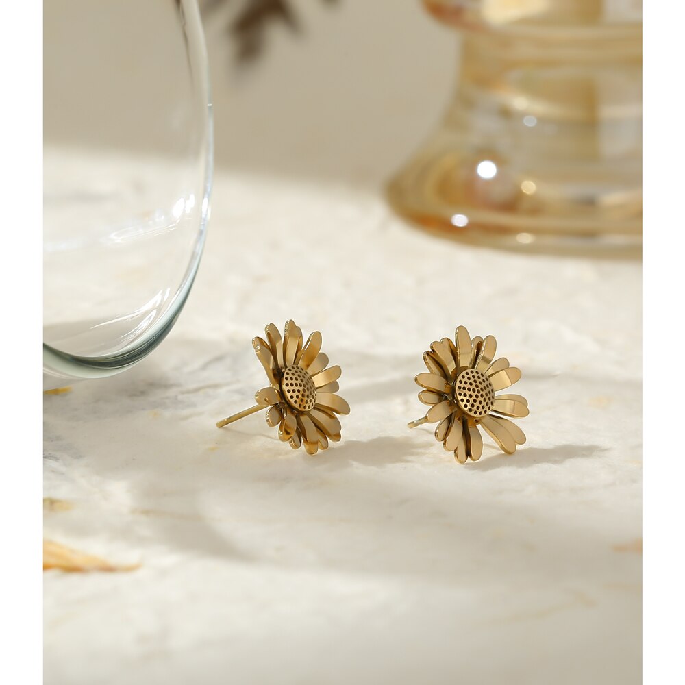 Brinco Stud Flower em Ouro 18K