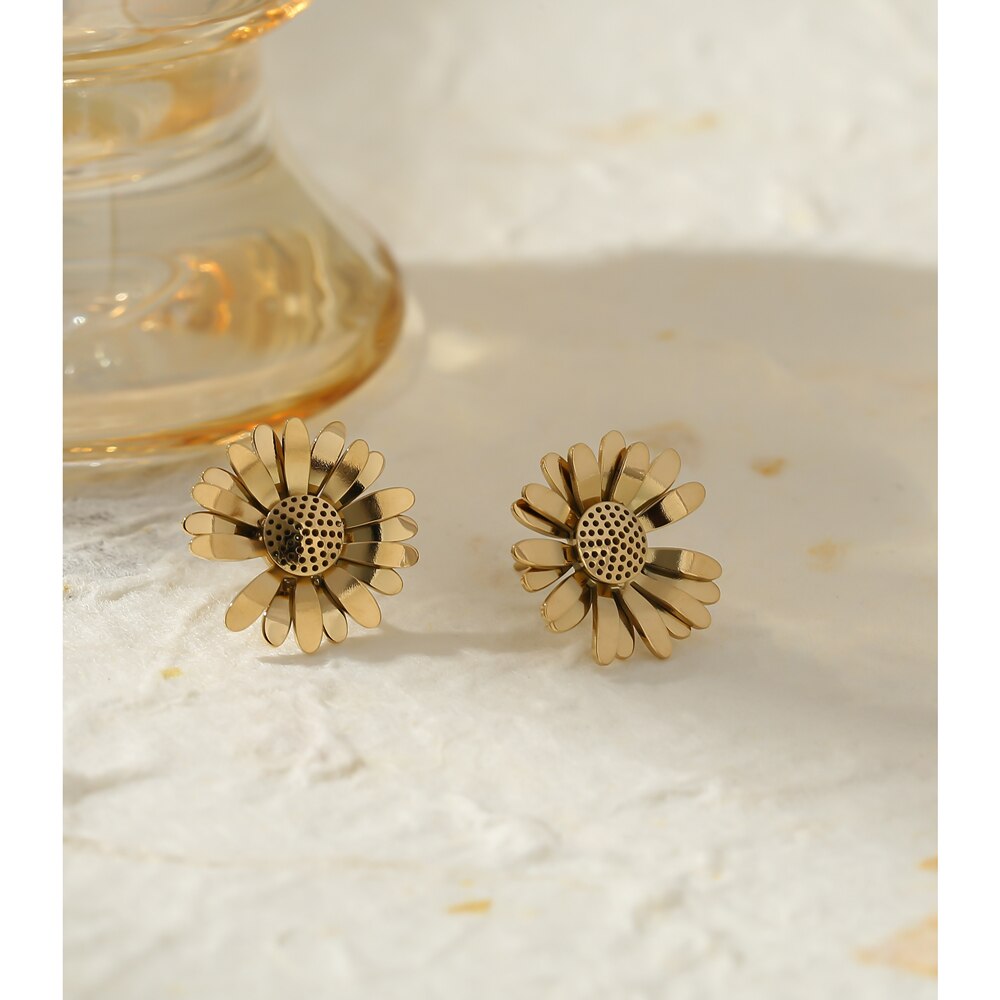 Brinco Stud Flower em Ouro 18K