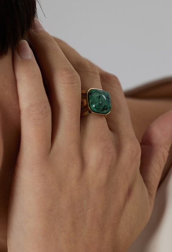 Anel Turquesa Quadrada em Ouro 18K