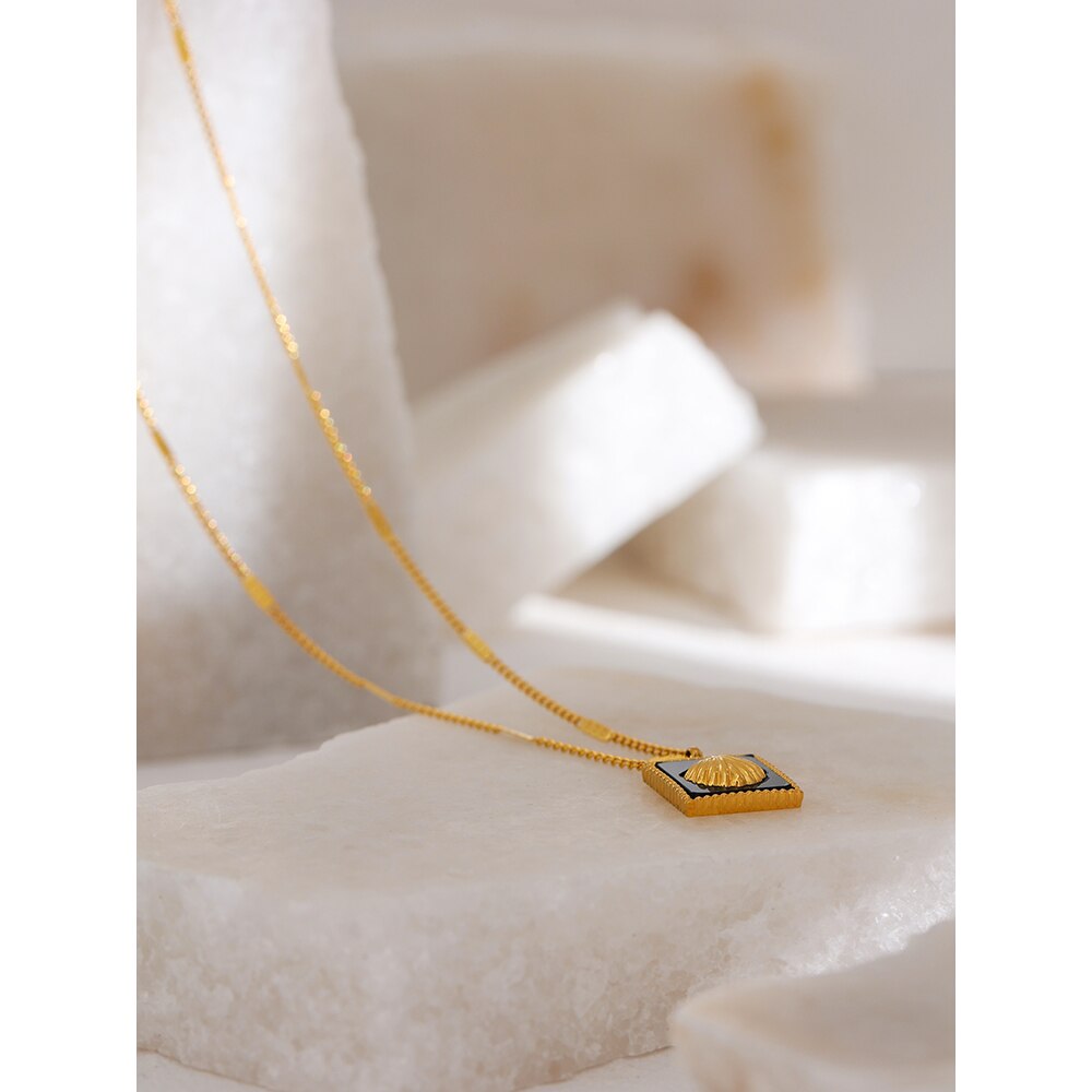 Colar Square Pérola em Ouro 18K