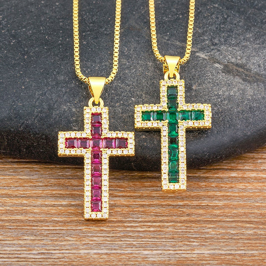Colar Crucifixo Banhado em Ouro e Zircônias Cúbicas