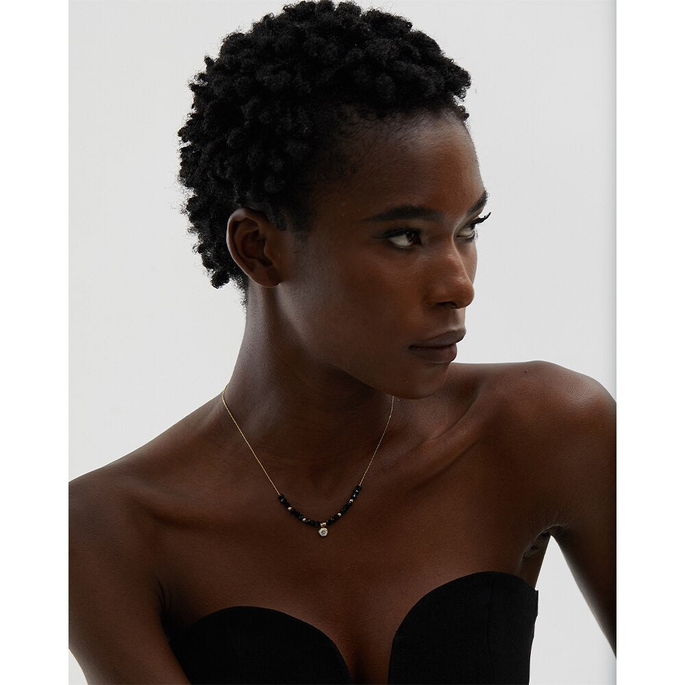 Colar de Contas Negras com Pingente de Zircônia e Ouro 18K