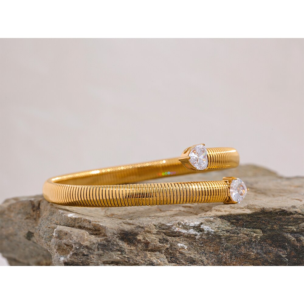 Bracelete Corações de Zircônia em Ouro 18K