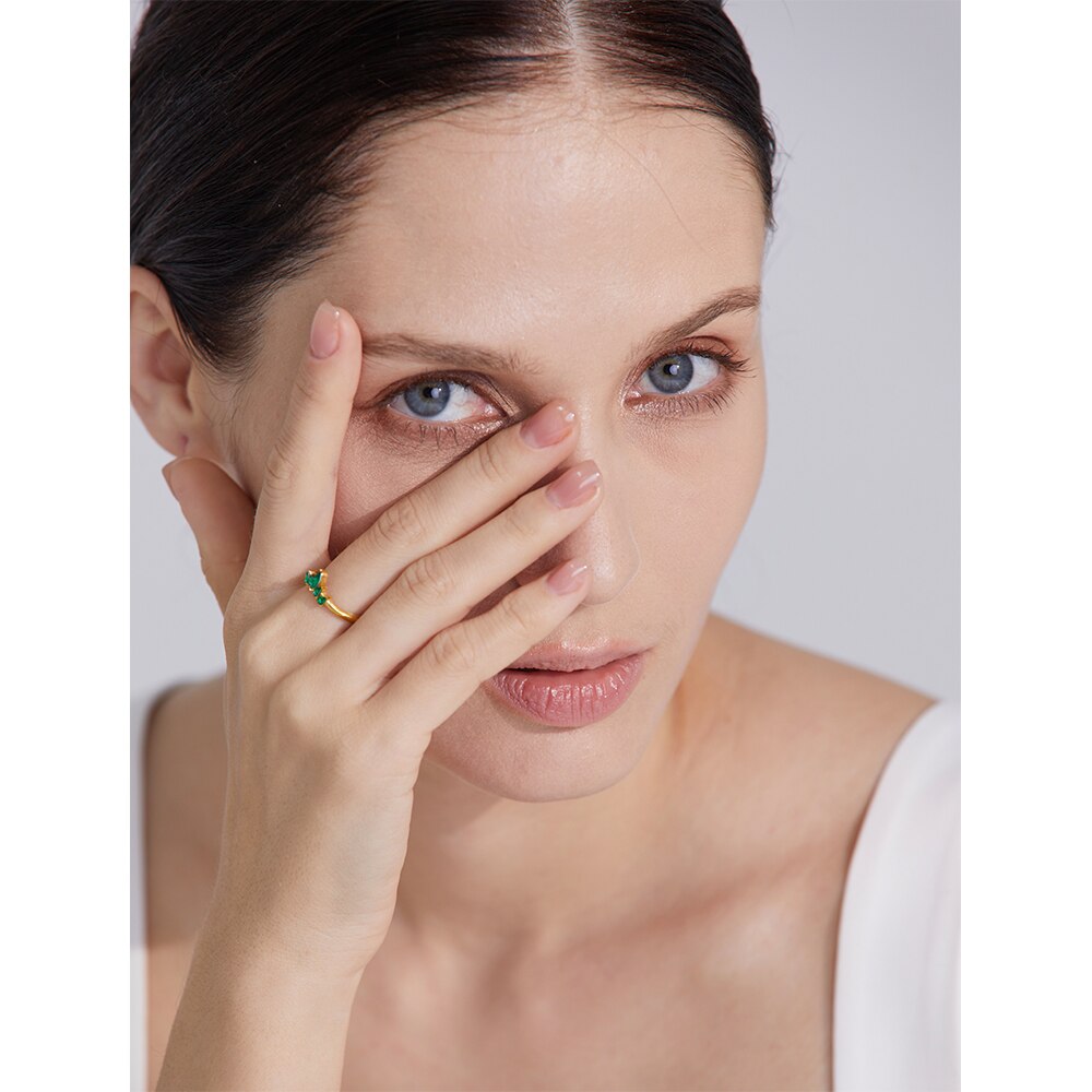 Anel Coroa de Zircônias em Ouro 18K