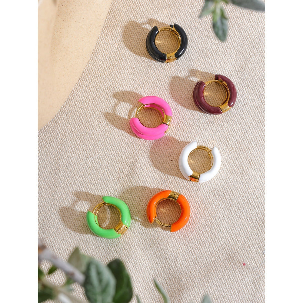 Brinco Argola Huggie Esmaltado em 6 Cores