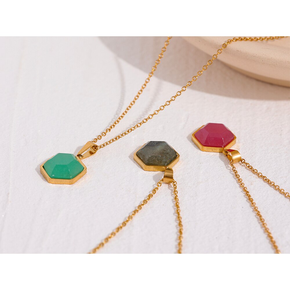 Colar Pedra Ágata Hexagonal em 2 Cores