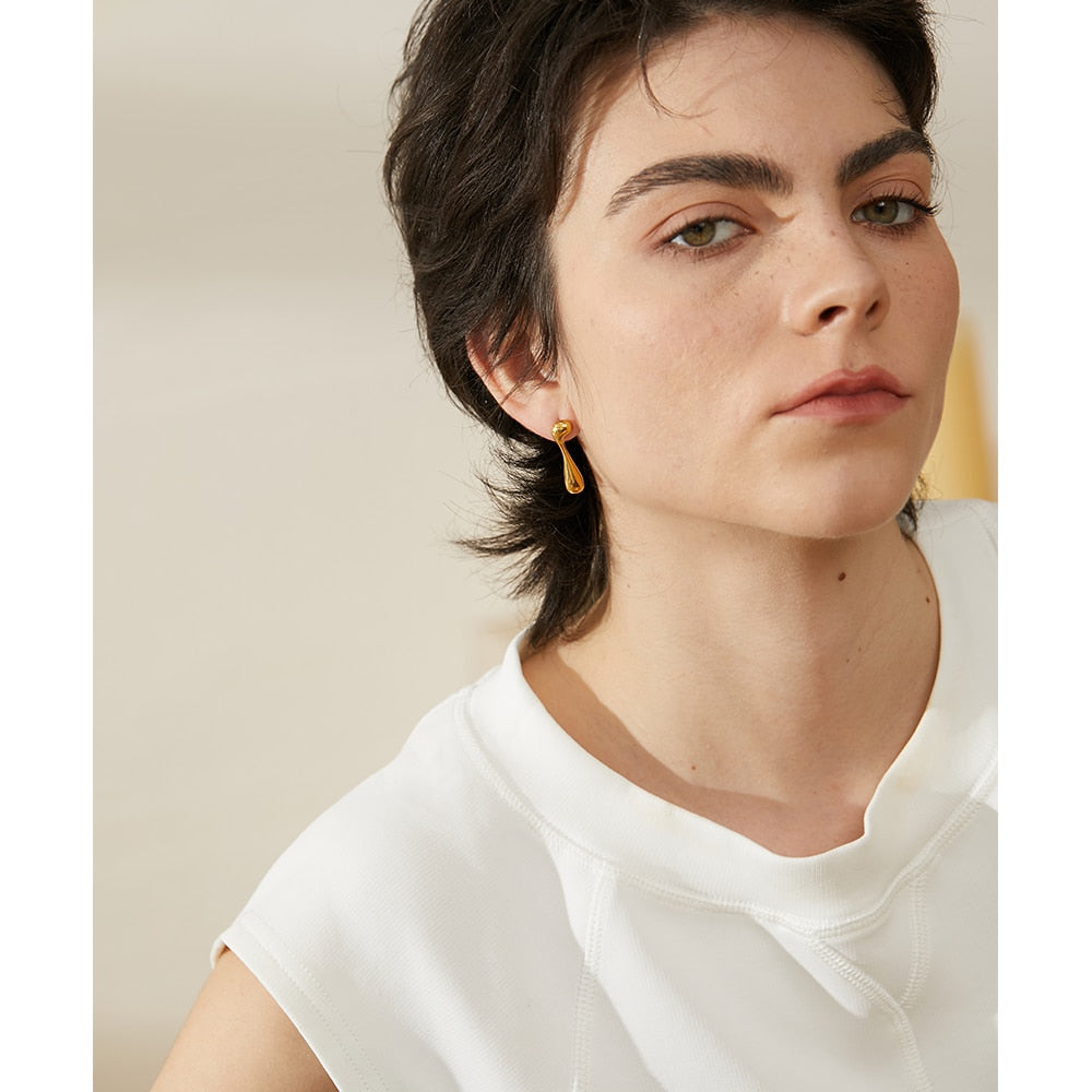 Brinco Design Assimétrico Moderno Ouro 18K
