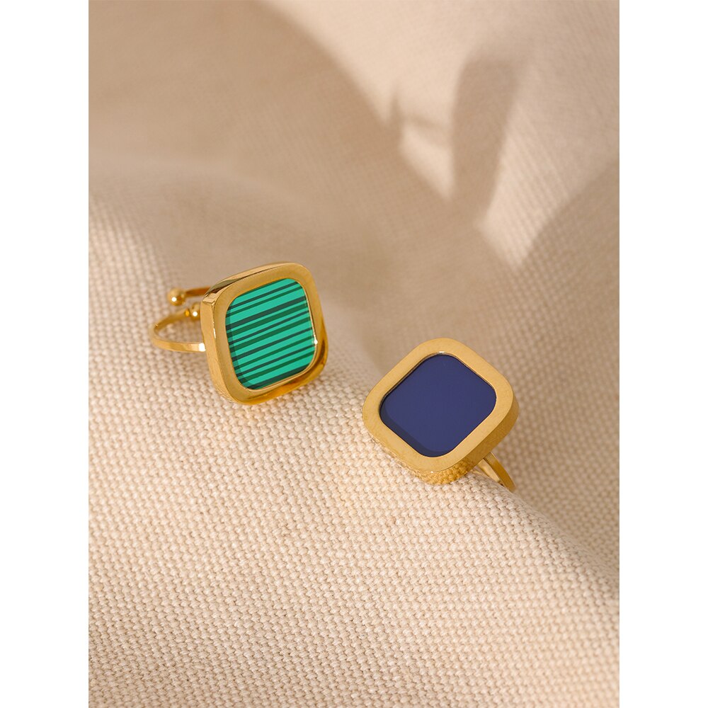 Anel Quadrado Acrílico em Ouro 18K