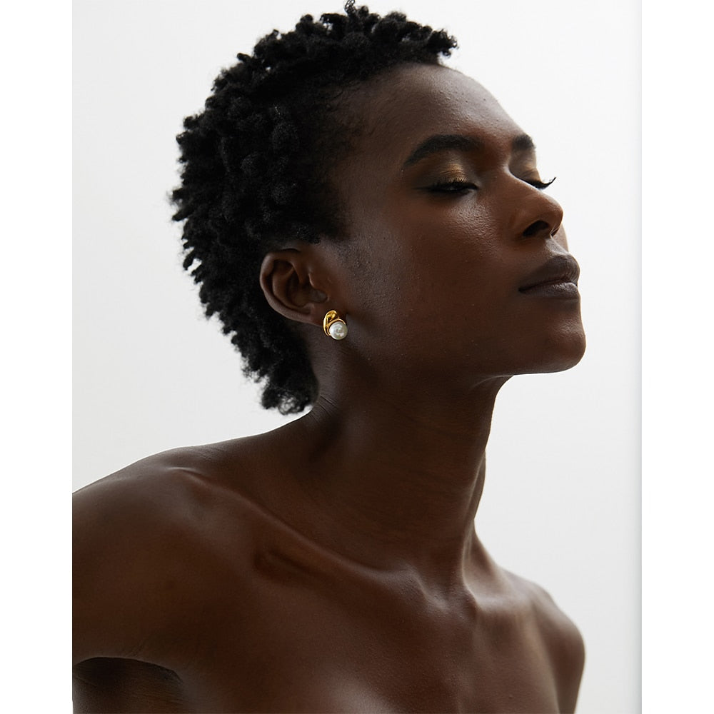 Conjunto Colar e Brincos em Pérola e Ouro 18K