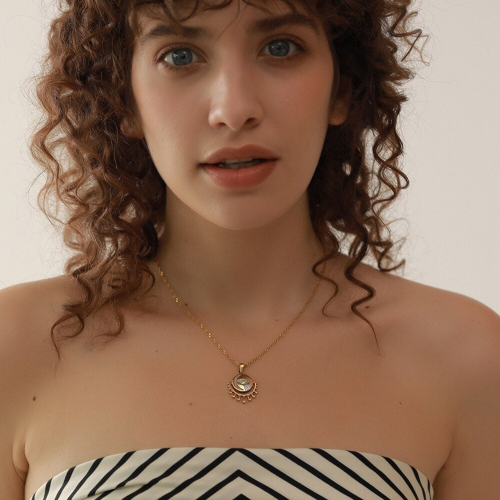 Colar Olho e Lua de Zircônias em Ouro 18K