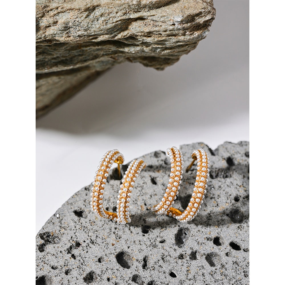 Brinco Argolas Duplas Cravejado de Pérolas e Ouro 18K