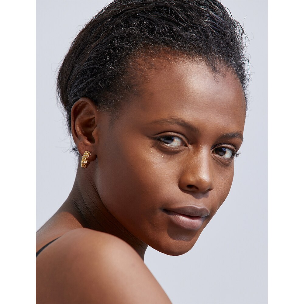 Brinco Croissant Cravejado de Zircônias Ouro 18K