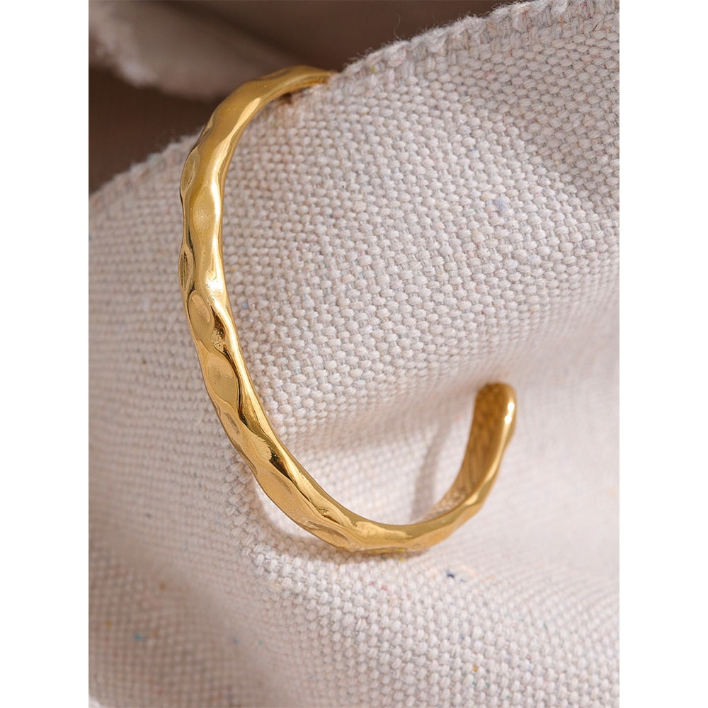 Bracelete Minimalista em Ouro 18K