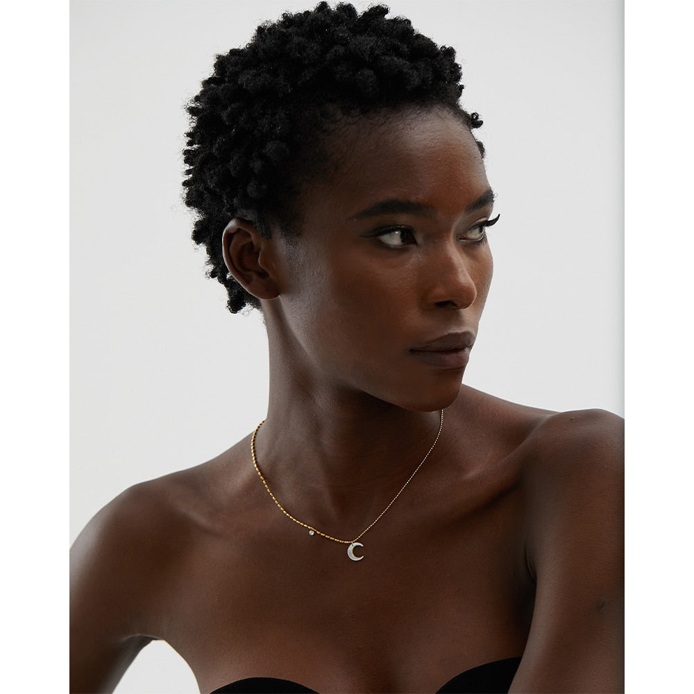 Colar Lua Crescente de Pérola em Ouro 18K