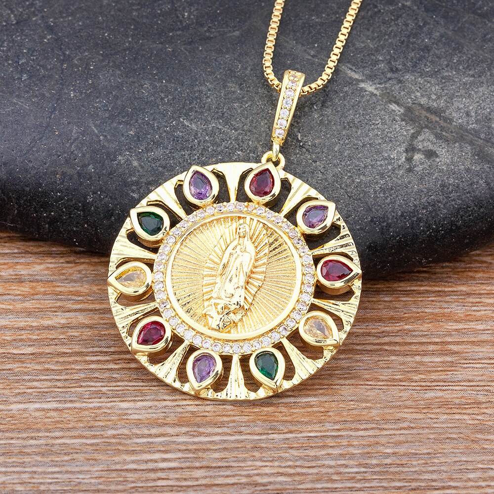 Colar Virgem Maria em Drop de Zircônias Brilhantes