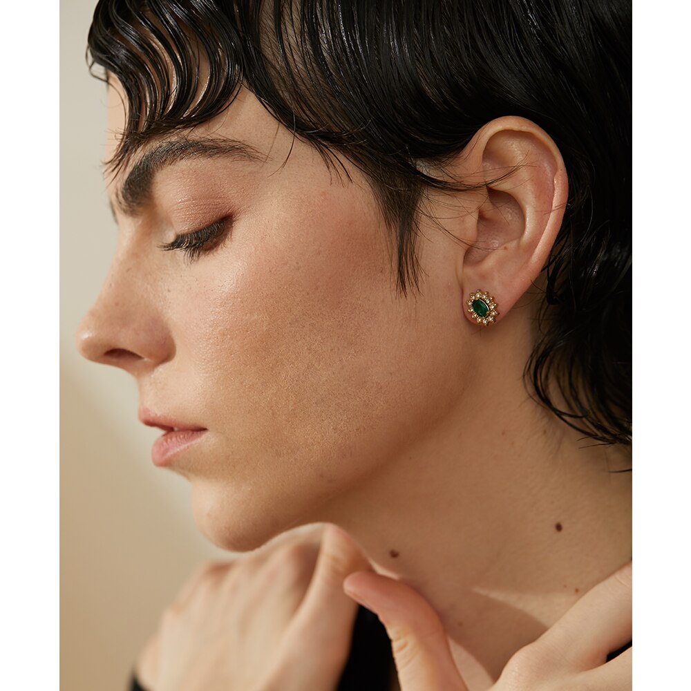 Brinco Stud Oval Cravejado de Zircônias Ouro 18k