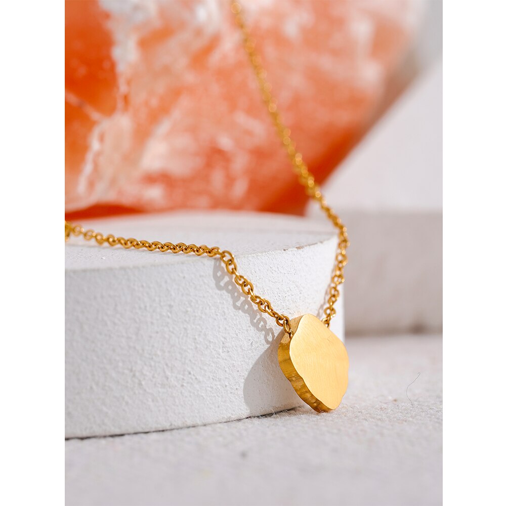 Colar Concha de Pérola em Ouro 18K