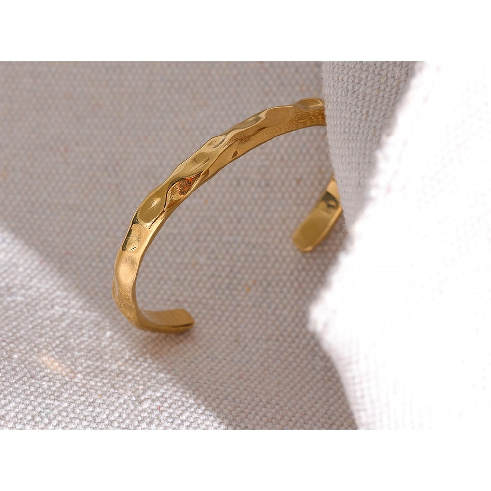 Bracelete Minimalista em Ouro 18K