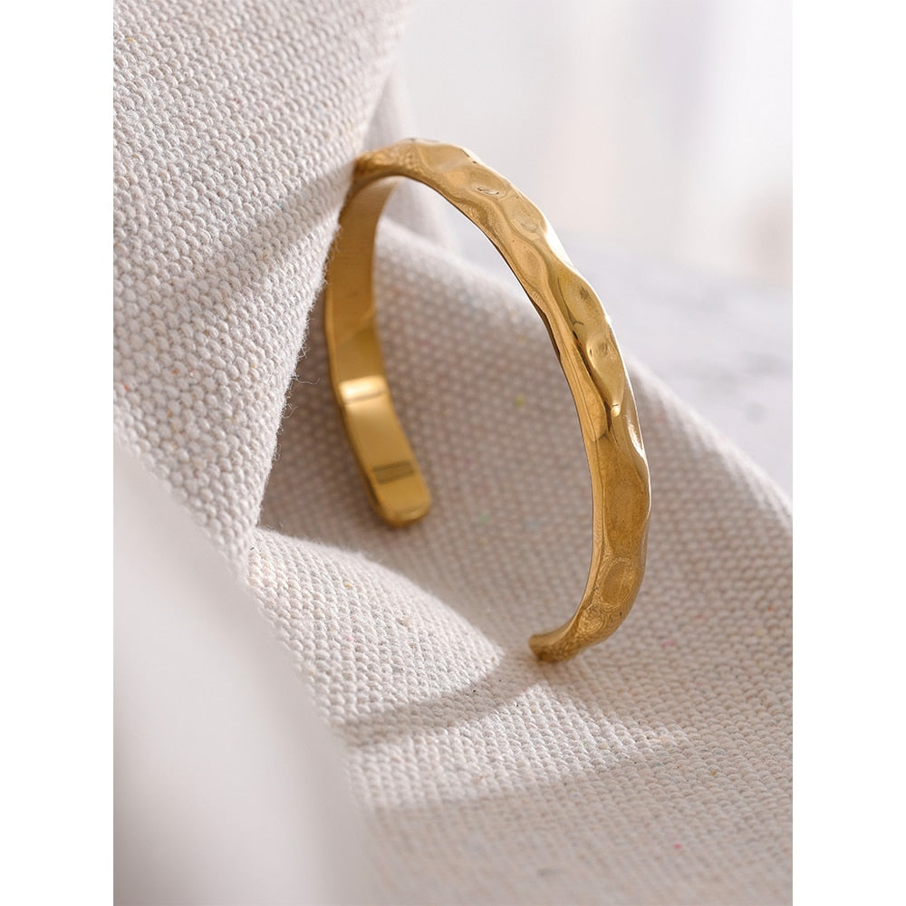 Bracelete Minimalista em Ouro 18K